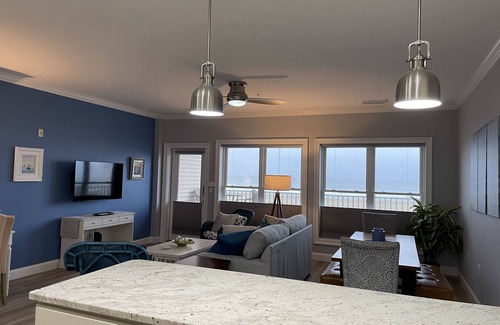Hampton Condo | The Surf - steps to the beach