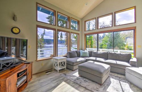 East Olympia House | The Swedish Fish Getaway on Lake Saint Clair!