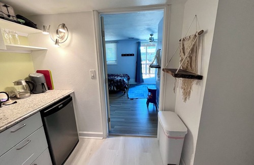Louisville Condo | The Sweet Nature Nest: Cozy 1-Bedroom w/Kitchenette, Nature, & Private Entrance