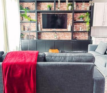 Talbot's Corner House | The Swift House - 13 Bed Townhome in East Nash!