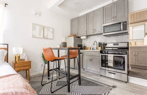 El Porto Apartment | THE SWING STUDIO Manhattan Beach Studio Parking