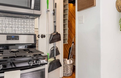 El Porto Apartment | THE SWING STUDIO Manhattan Beach Studio Parking