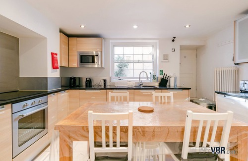 Warwick House | The Tachbrook: 6-Bed Historic Townhouse | Victoria