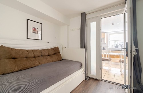Warwick House | The Tachbrook: 6-Bed Historic Townhouse | Victoria