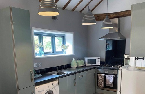 Stowmarket Cottage | The Tack Room Cottage - Sleeps 4, Garden & Parking