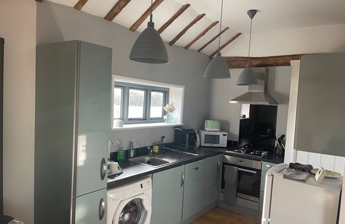 Stowmarket Cottage | The Tack Room Cottage - Sleeps 4, Garden & Parking