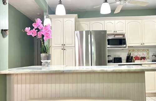 Old Northwood Historic District House | The Tango House - Central Stay, Jacuzzi and Garden