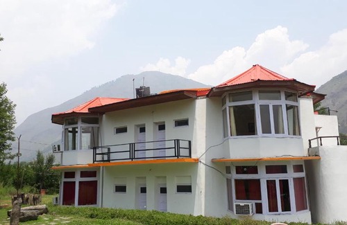 Bajaura Bed & Breakfast | The Tara Villa
