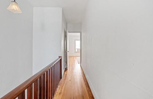 Tarpon Springs Apartment | The Tarpon Flat Bright 1BR Downtown Retreat