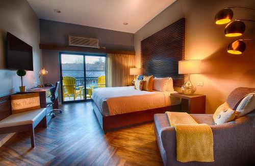 Cottonwood Hotel | The Tavern Hotel