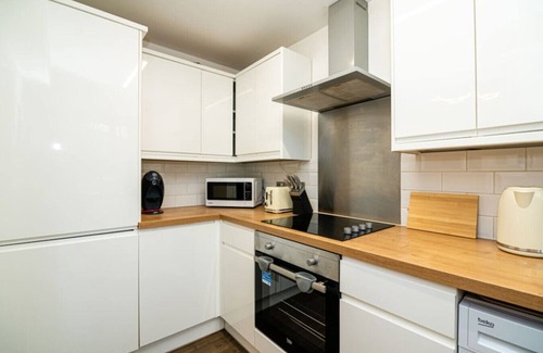 Island Gardens Apartment | The Telegraph Place near Canary Wharf and close to Mudchute Farm