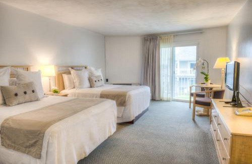 Dennis Port Resort | The Three Seasons Resort