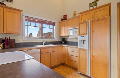 Sisters Condo | The Three Sisters – Incredible Mountain Vacation! Walk to Downtown Sisters!