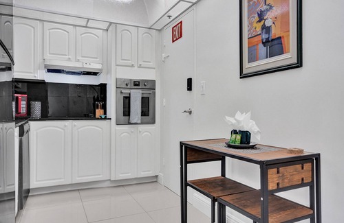 Hollywood South Central Beach Condo | The Tides Hollywood 12B