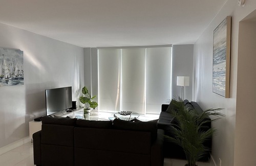 Hollywood South Central Beach Apartment | The Tides Hollywood Florida