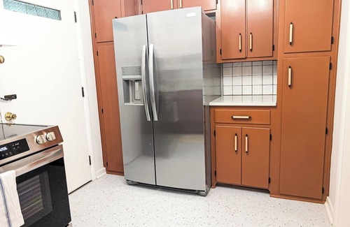 Columbia Apartment | The Tiki Suite | 2BR 2BA | Newly Renovated!
