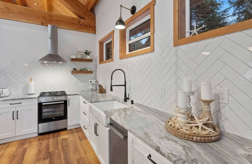 Girdwood House | The Timber House - Boutique Bungalow
