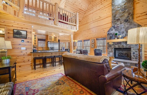 Saugatuck Villa | The Timber Nest "Goshorn lake dock, pool, town"