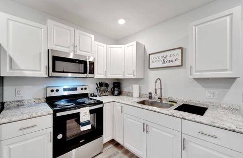 Greater Palm River Point CDC House | The Tiny Cottage | Located In Central Tampa