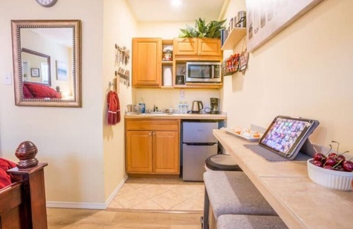 Thousand Oaks House | The Tiny Home in Thousand Oaksn