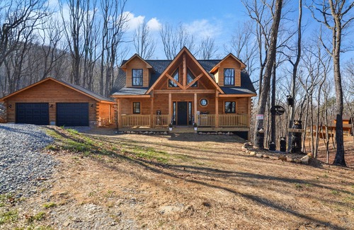Talking Rock Cabin | The Tipsy Bear Cabin