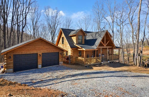 Talking Rock Cabin | The Tipsy Bear Cabin