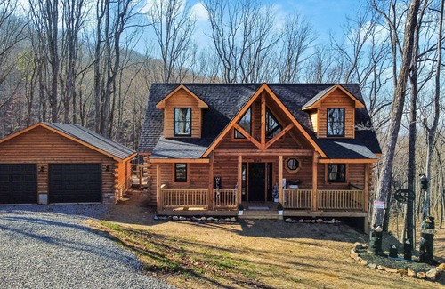 Talking Rock Cabin | The Tipsy Bear Cabin