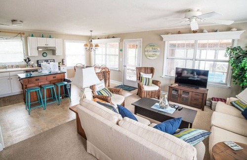 Avon Cottage | The Tipsy Pelican- The Best Place To Relax! Books Saturday to Saturday.