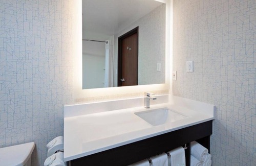 Oakland House | The top-notch amenities at our room in Oakland