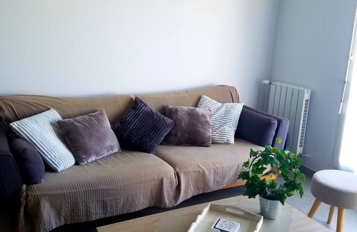 Manosque Apartment | The top of the Golden Mount (air conditioned)