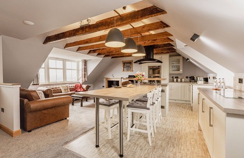 Crieff Apartment | The Tower - Heather Studio