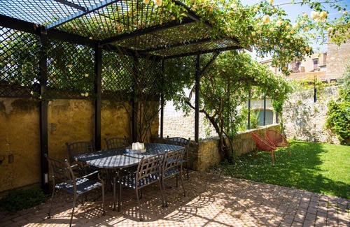 San Gimignano City Centre Apartment | The Tower's Garden- private garden in the heart of town