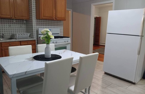 Wanskuck Apartment | The Town-Suite at Wanskuck NEW 2-BR APT Parking