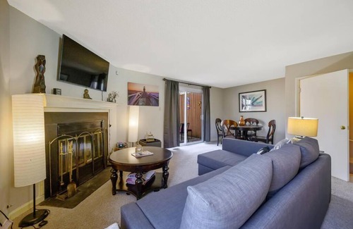 North Raleigh House | The Townhouse by the Creek! Relocation or Vacation