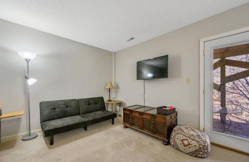 North Raleigh House | The Townhouse by the Creek! Relocation or Vacation
