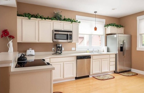 Traverse City House | The Townhouse in the Heart of Traverse City