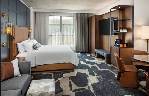 Milwaukee Hotel | The Trade, Autograph Collection