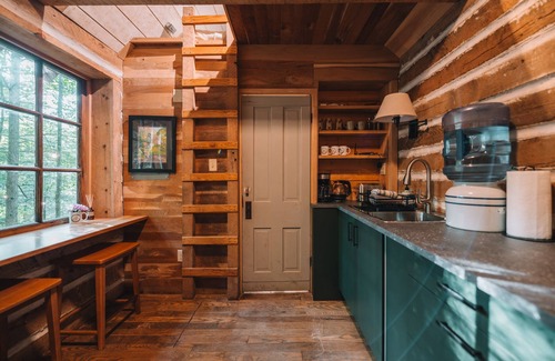 Stanton Hotel | The Tradewinds Treehouse: Family Friendly With A Hot Tub