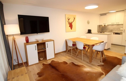 St. Moritz Apartment | The traditional residential building "Au Reduit" is located in the heart of St.