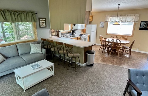 Hurley House | THE TRAILSIDE EAGLE'S NEST