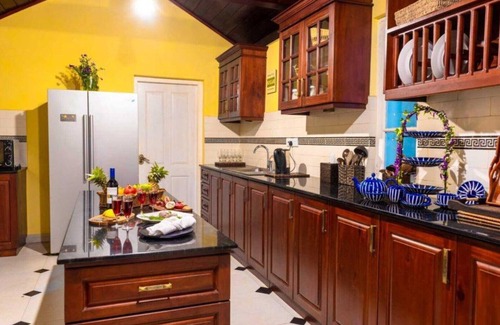 Nuwara Eliya House | The Tranquil Brockenhurst Bungalow In High Mountain Region Nuwara eliya for 5