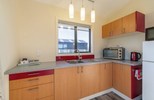 Te Anau House | The Tranquil Edge - Te Anau Holiday Home