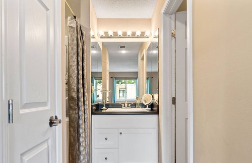Westport Condo | The Traveler - Walkable Westport Condo + Parking
