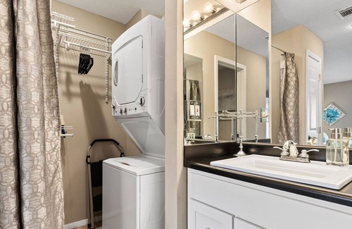 Westport Condo | The Traveler - Walkable Westport Condo + Parking