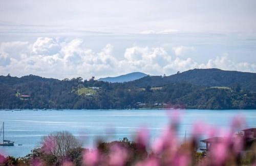 Paihia Villa | The Tree Tops Oasis