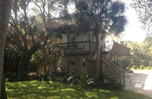 Folly Beach House | The Treehouse at 10th