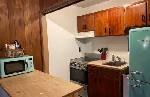 North Bend Cabin | The Treehouse; cabin in the woods, close to town!