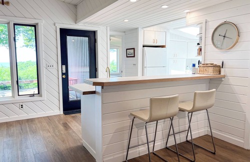 Harbor Springs Cottage | The Treehouse @ Old Trail | Tunnel of Trees | Lake Michigan Access