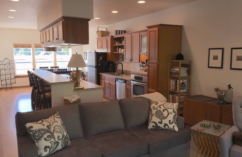 Pacific City House | The Treehouse Townhouse