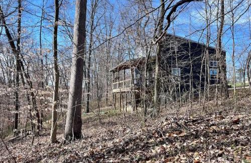 Logan House | The Treetop A Hocking Hills Villa Treat